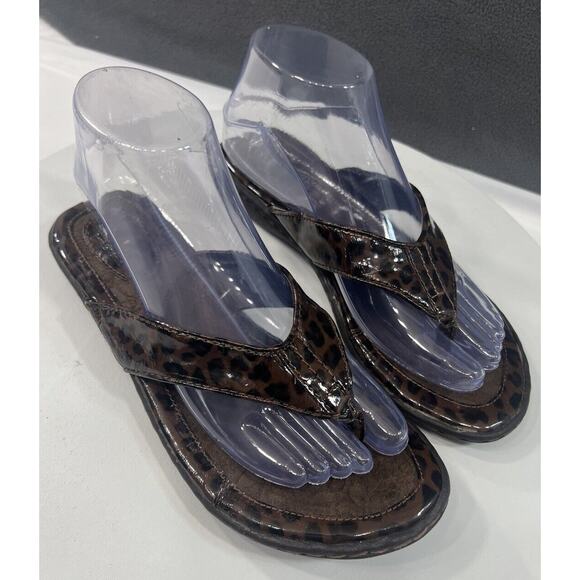 BORN boc Concepts Leopard Slip On Flip Flop Sandals Things Brown Women Size 7 - Picture 13 of 16